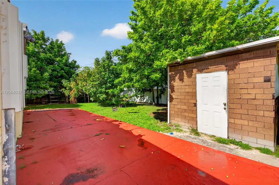 For Sale: $529,000 (4 beds, 3 baths, 1459 Square Feet)
