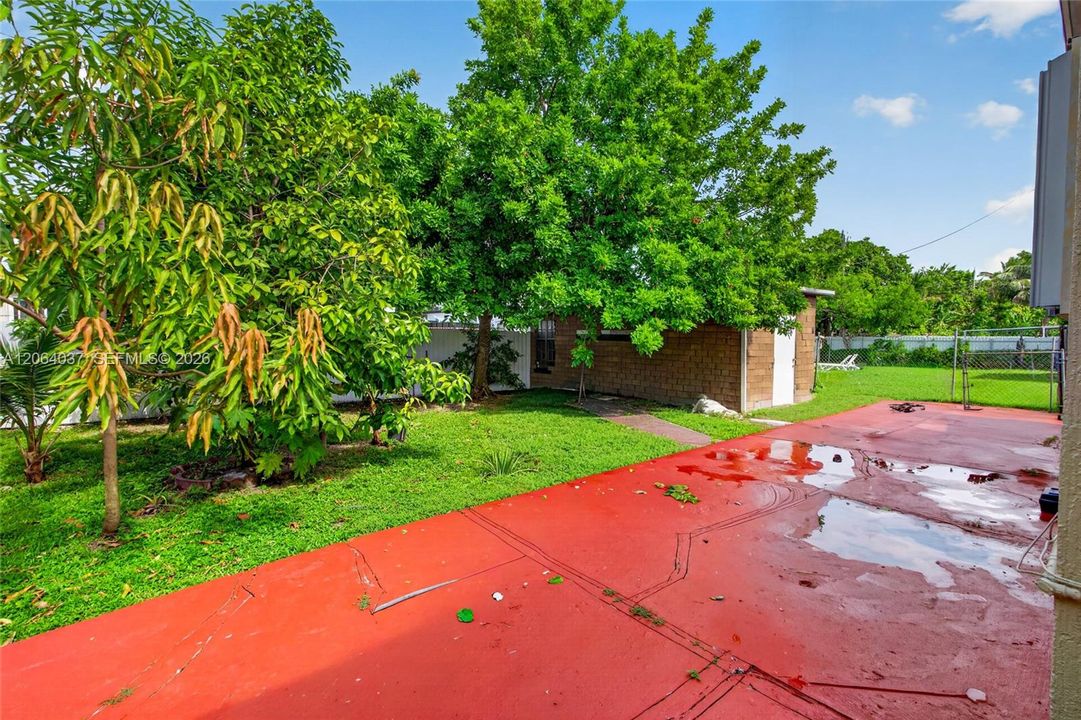 For Sale: $529,000 (4 beds, 3 baths, 1459 Square Feet)