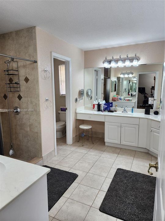 For Sale: $775,000 (5 beds, 3 baths, 2752 Square Feet)