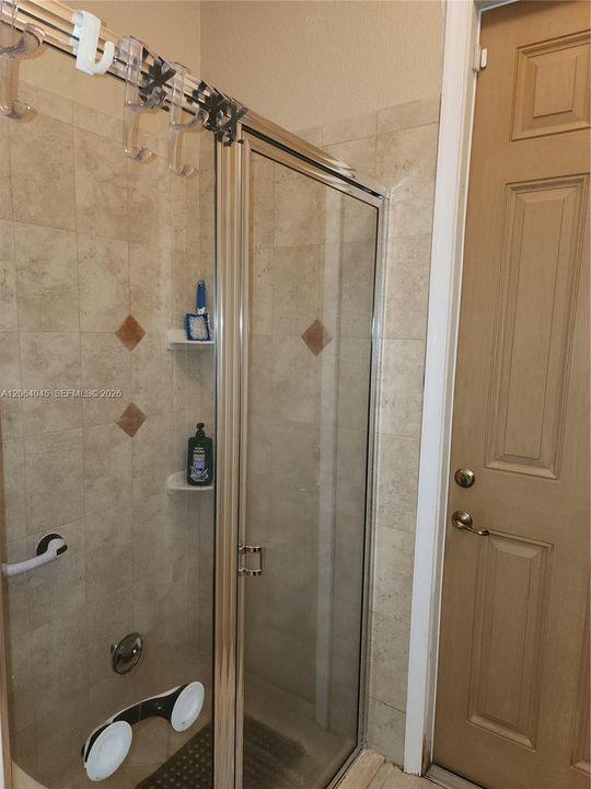 For Sale: $775,000 (5 beds, 3 baths, 2752 Square Feet)