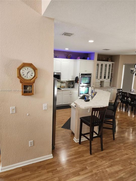 For Sale: $775,000 (5 beds, 3 baths, 2752 Square Feet)