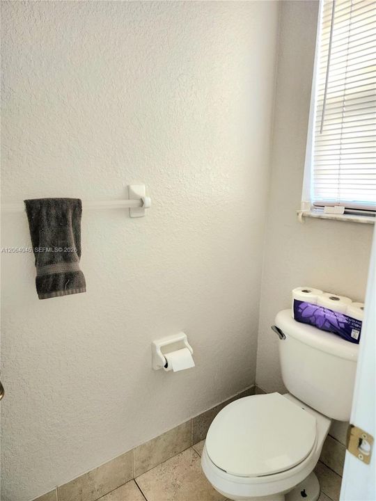 For Sale: $775,000 (5 beds, 3 baths, 2752 Square Feet)