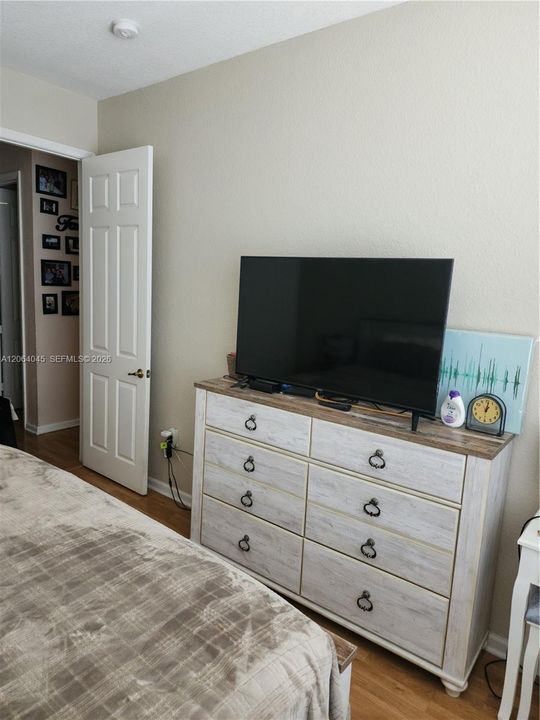 For Sale: $775,000 (5 beds, 3 baths, 2752 Square Feet)