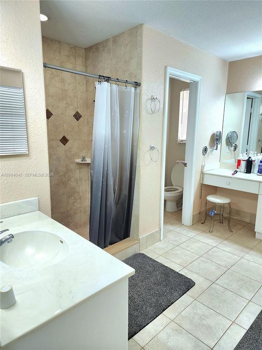 For Sale: $775,000 (5 beds, 3 baths, 2752 Square Feet)