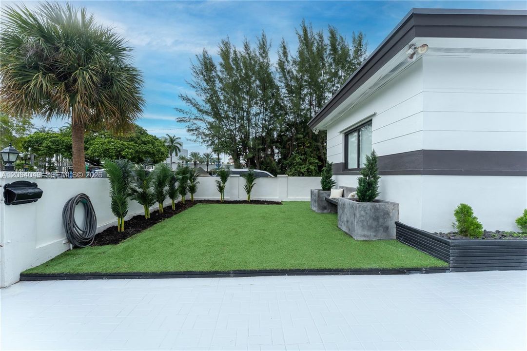 For Rent: $13,500 (3 beds, 2 baths, 1551 Square Feet)