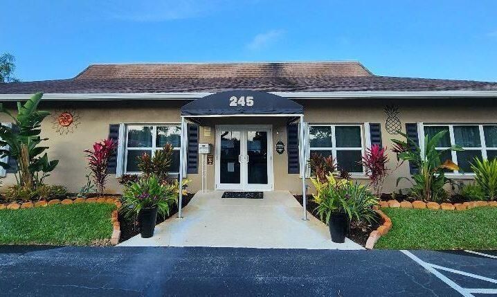 Photo - Clubhouse