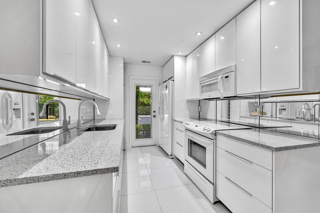 2600 Diana Drive #121 00009