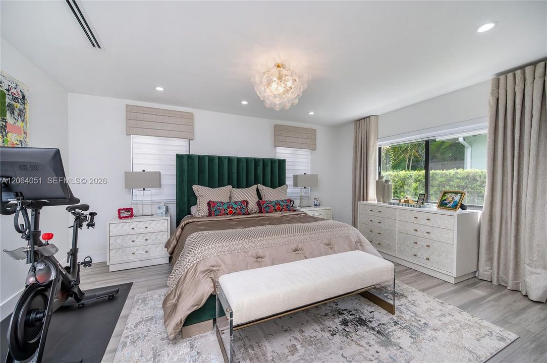For Sale: $1,998,000 (3 beds, 3 baths, 2002 Square Feet)