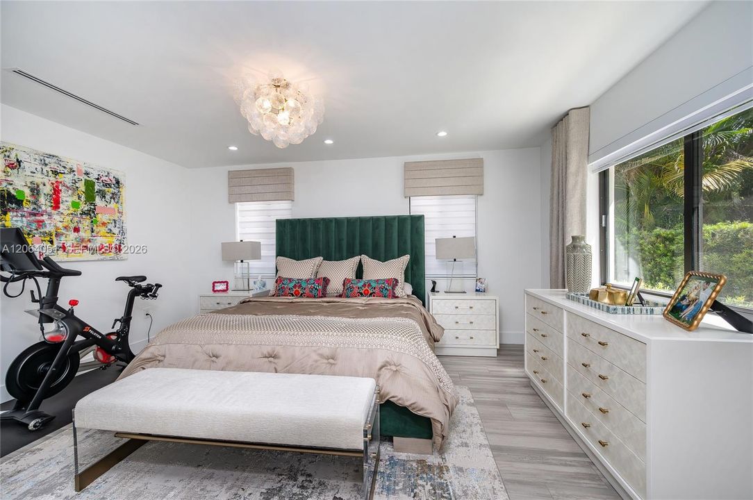 For Sale: $1,998,000 (3 beds, 3 baths, 2002 Square Feet)