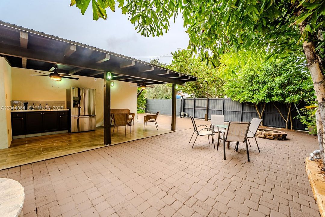 For Sale: $1,590,000 (4 beds, 4 baths, 1845 Square Feet)