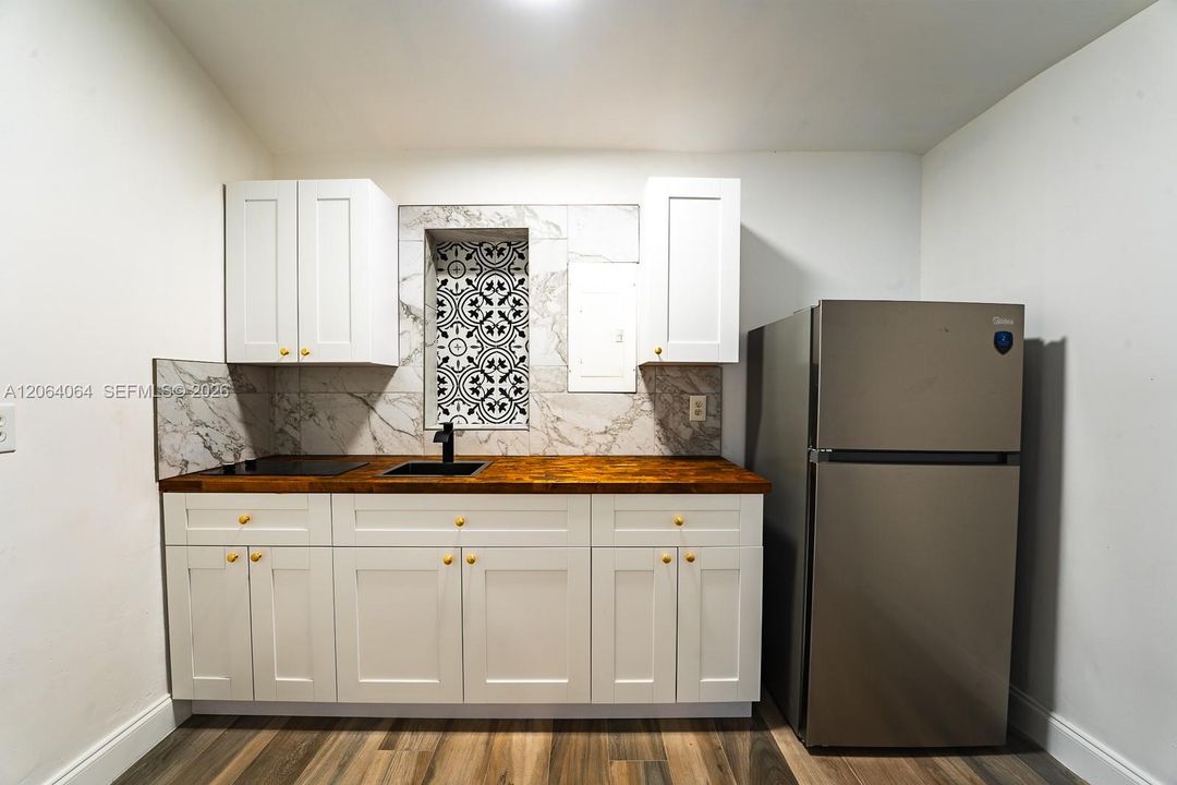 For Sale: $1,590,000 (4 beds, 4 baths, 1845 Square Feet)