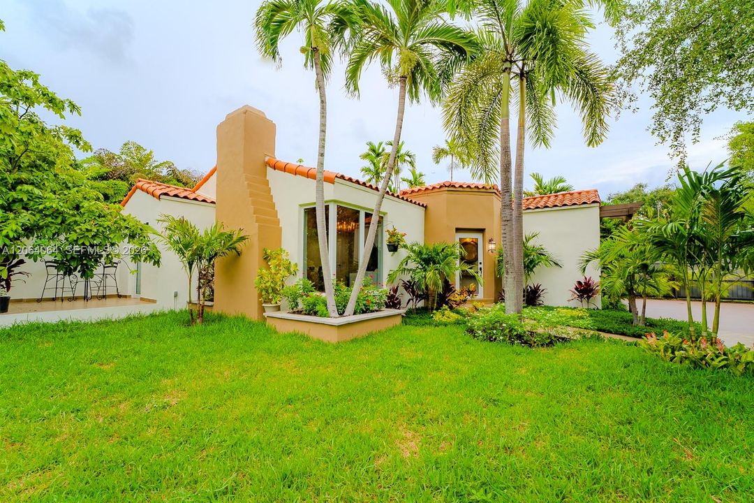 For Sale: $1,590,000 (4 beds, 4 baths, 1845 Square Feet)