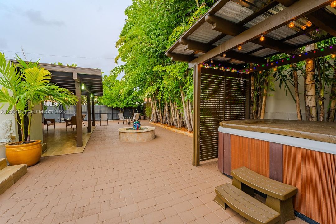 For Sale: $1,590,000 (4 beds, 4 baths, 1845 Square Feet)