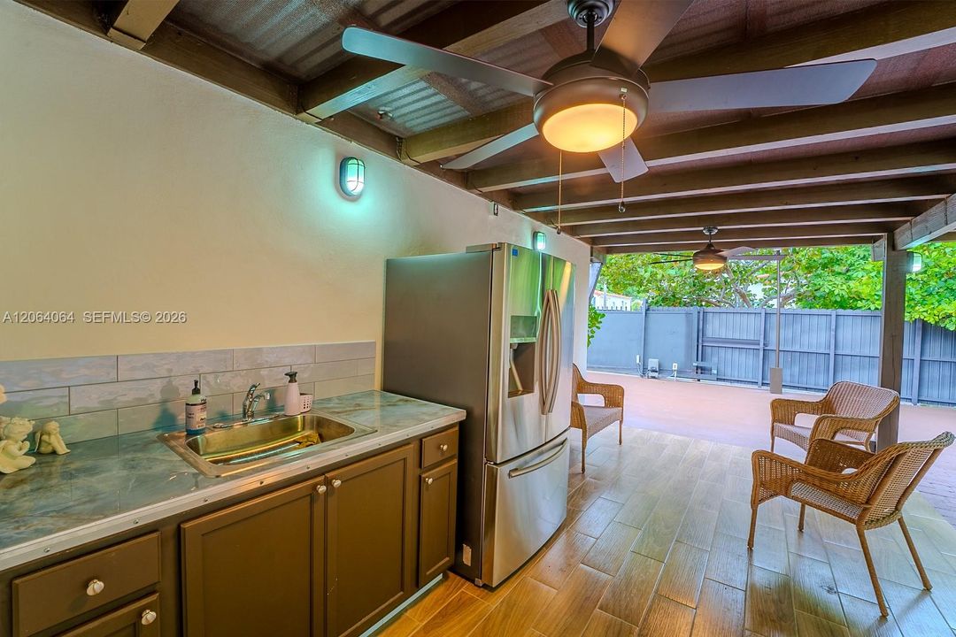 For Sale: $1,590,000 (4 beds, 4 baths, 1845 Square Feet)