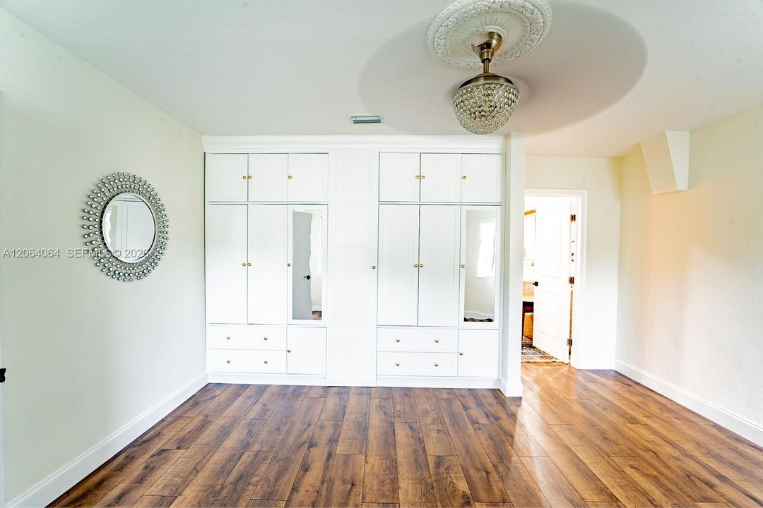 For Sale: $1,590,000 (4 beds, 4 baths, 1845 Square Feet)