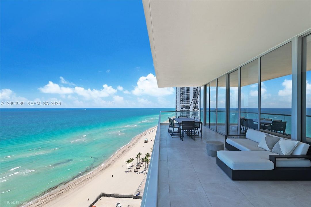Balcony unit 1804