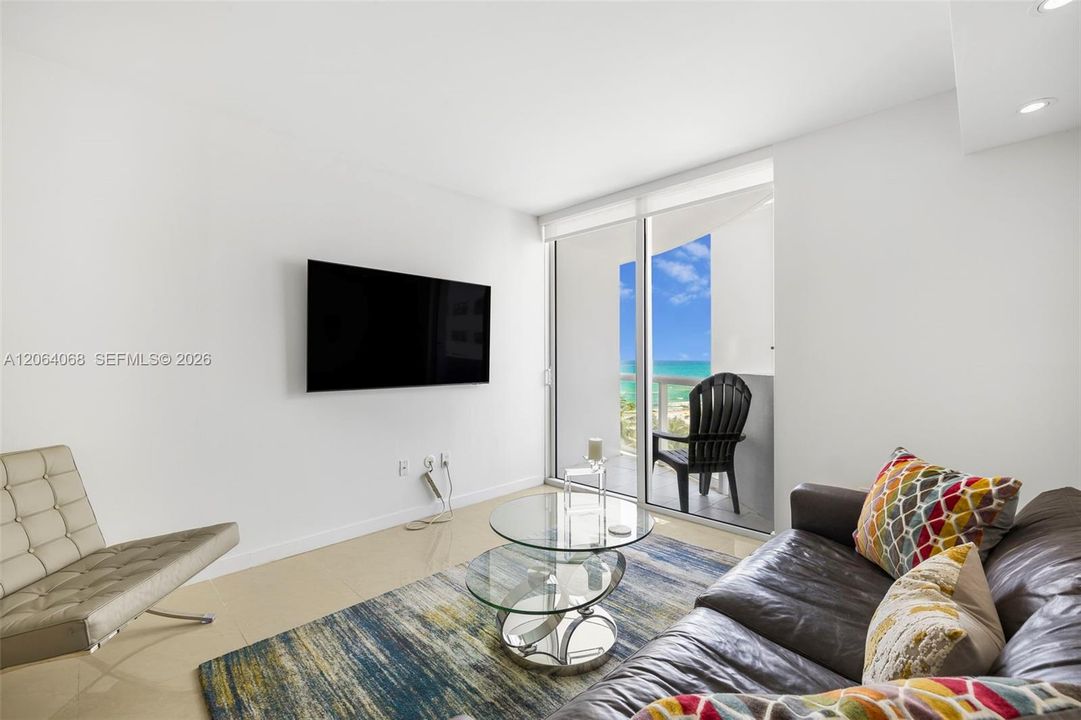 En Venta: $699,000 (1 camas, 1 baños, 683 Pies cuadrados)