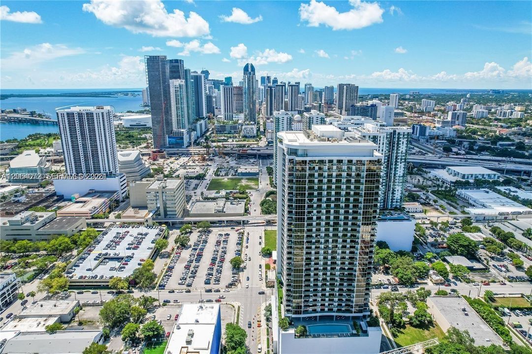 For Rent: $2,700 (0 beds, 1 baths, 588 Square Feet)