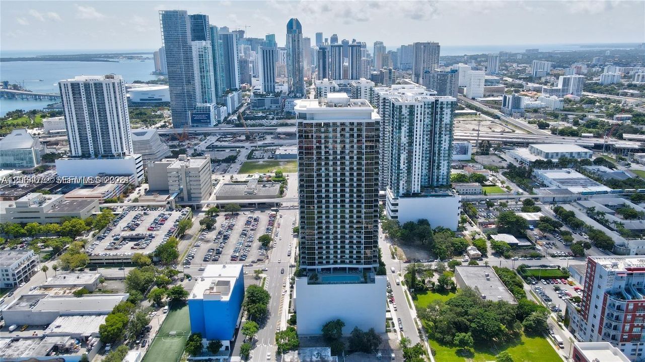 For Rent: $2,700 (0 beds, 1 baths, 588 Square Feet)