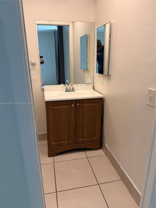 For Sale: $265,000 (2 beds, 2 baths, 965 Square Feet)