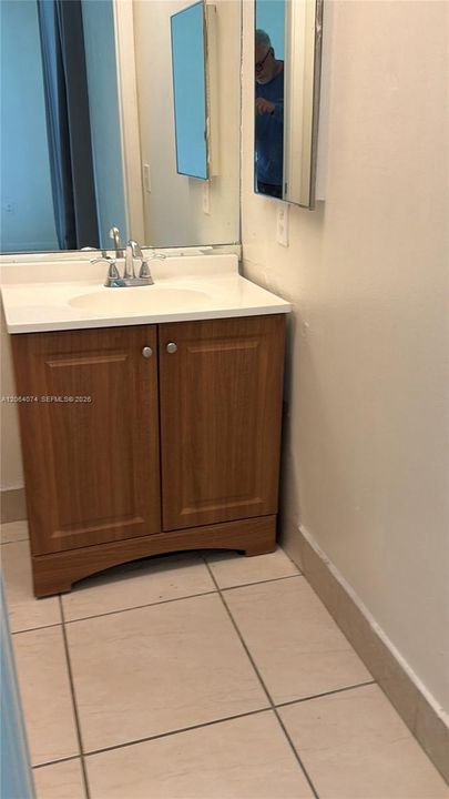 For Sale: $265,000 (2 beds, 2 baths, 965 Square Feet)