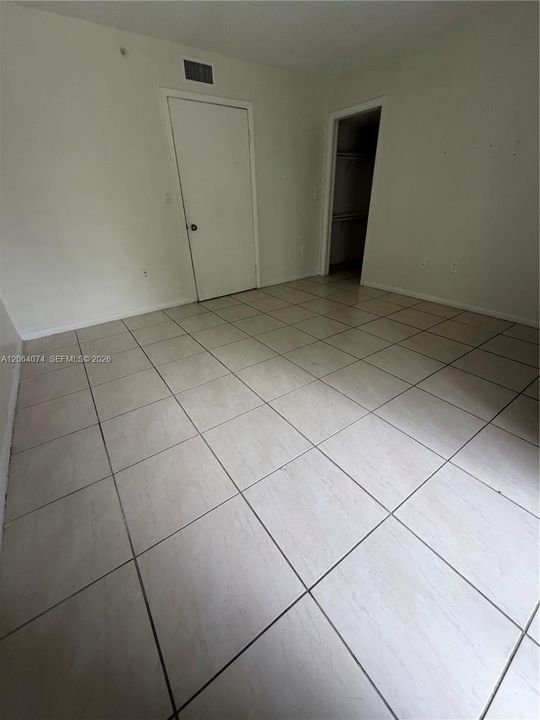 For Sale: $265,000 (2 beds, 2 baths, 965 Square Feet)