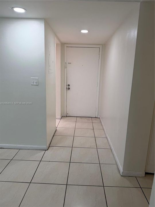 For Sale: $265,000 (2 beds, 2 baths, 965 Square Feet)