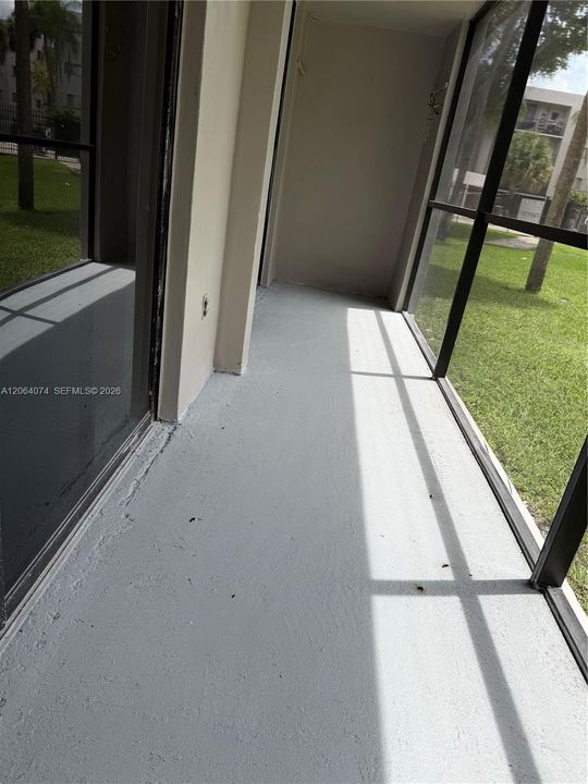 For Sale: $265,000 (2 beds, 2 baths, 965 Square Feet)