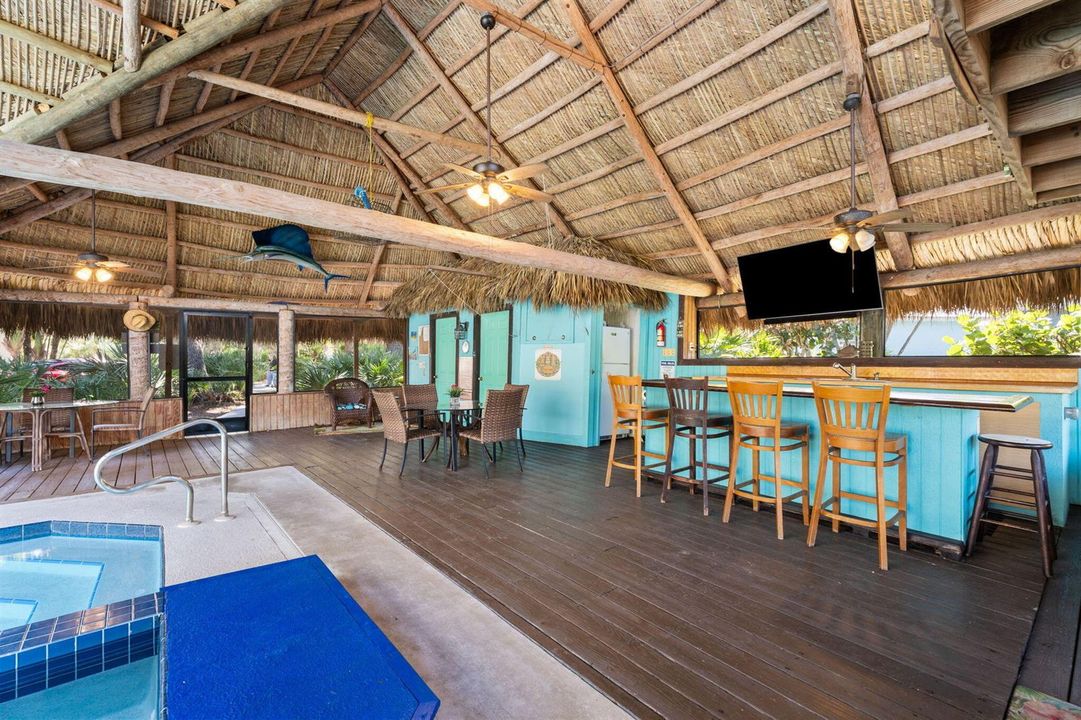 tiki pool4
