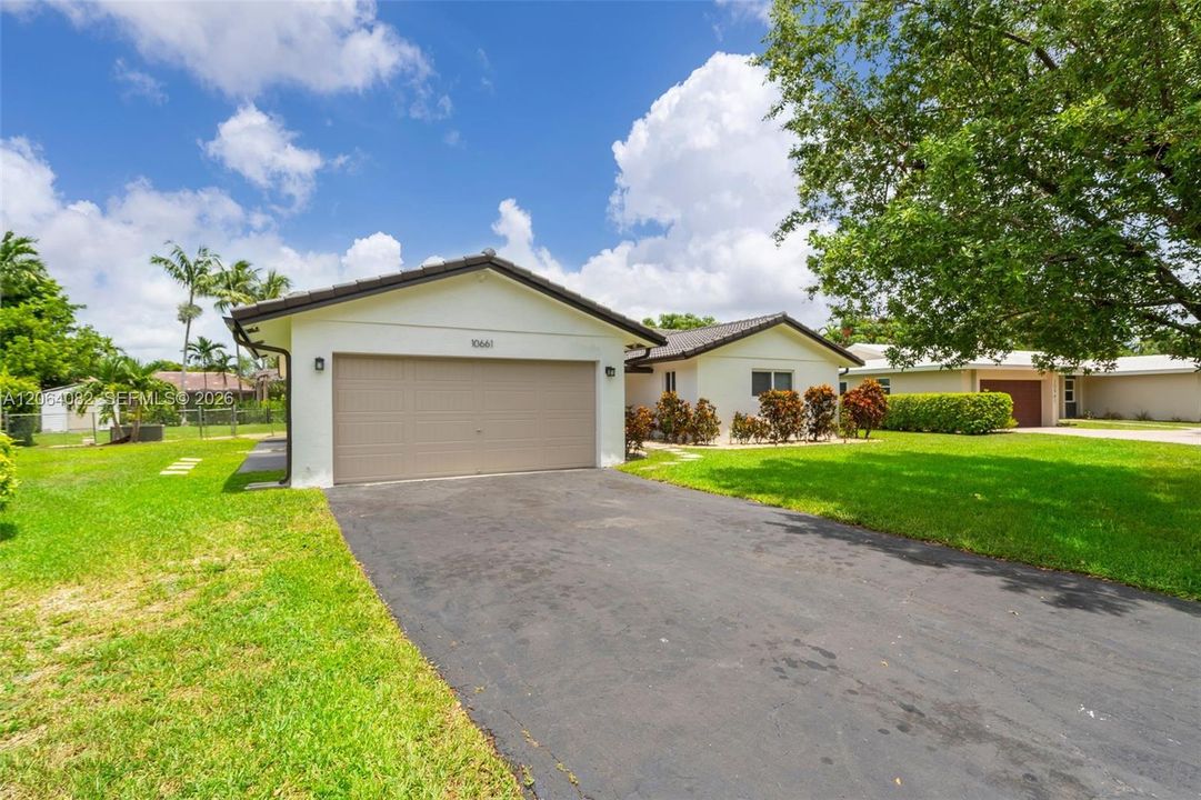 For Sale: $730,000 (4 beds, 2 baths, 1965 Square Feet)