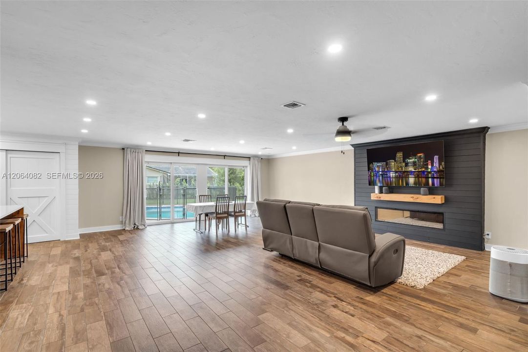 For Sale: $730,000 (4 beds, 2 baths, 1965 Square Feet)