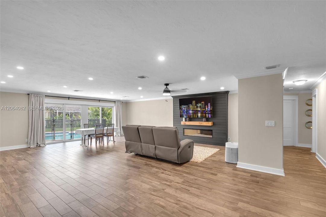 For Sale: $730,000 (4 beds, 2 baths, 1965 Square Feet)