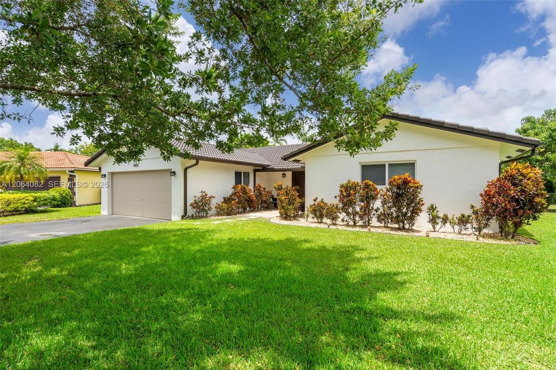 For Sale: $730,000 (4 beds, 2 baths, 1965 Square Feet)