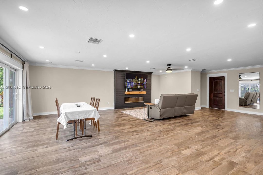 Dining/Living