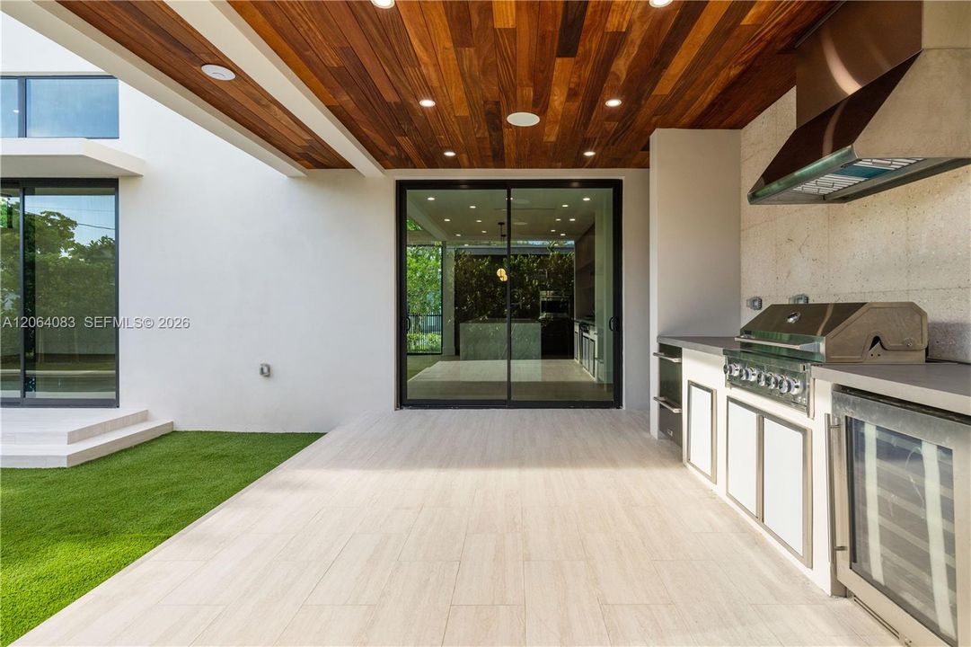 For Sale: $2,790,000 (4 beds, 5 baths, 2883 Square Feet)
