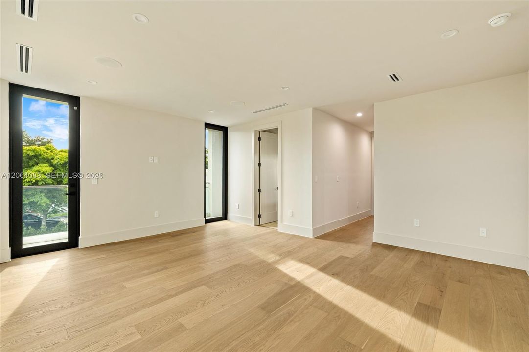For Sale: $2,790,000 (4 beds, 5 baths, 2883 Square Feet)
