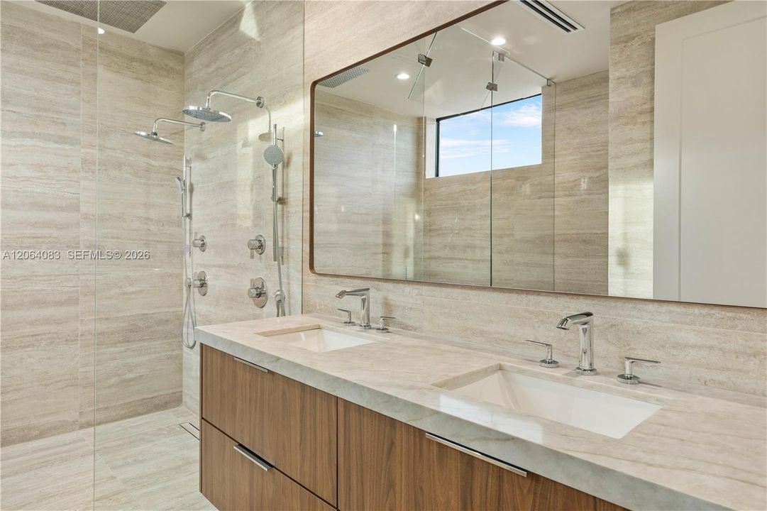 For Sale: $2,790,000 (4 beds, 5 baths, 2883 Square Feet)