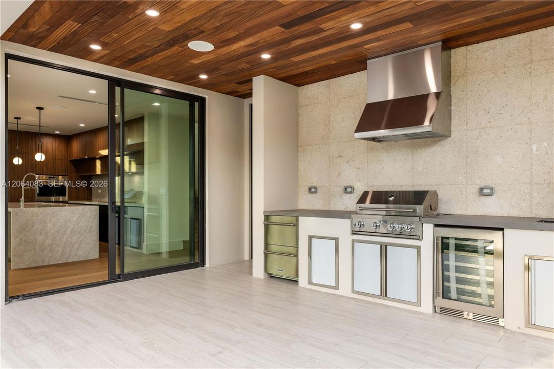 For Sale: $2,790,000 (4 beds, 5 baths, 2883 Square Feet)