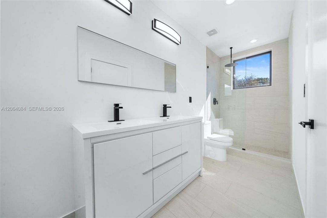 Full Bath 1