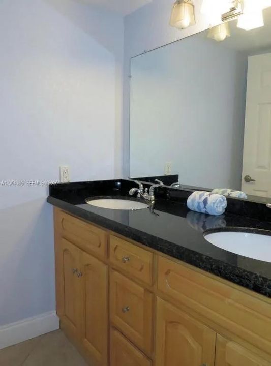 En Venta: $315,000 (2 camas, 2 baños, 1184 Pies cuadrados)