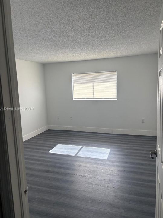 For Rent: $2,150 (2 beds, 1 baths, 1130 Square Feet)