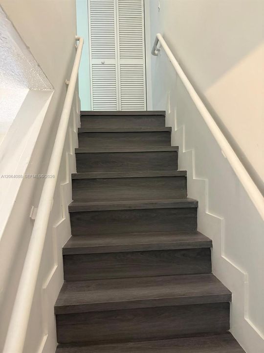 For Rent: $2,150 (2 beds, 1 baths, 1130 Square Feet)