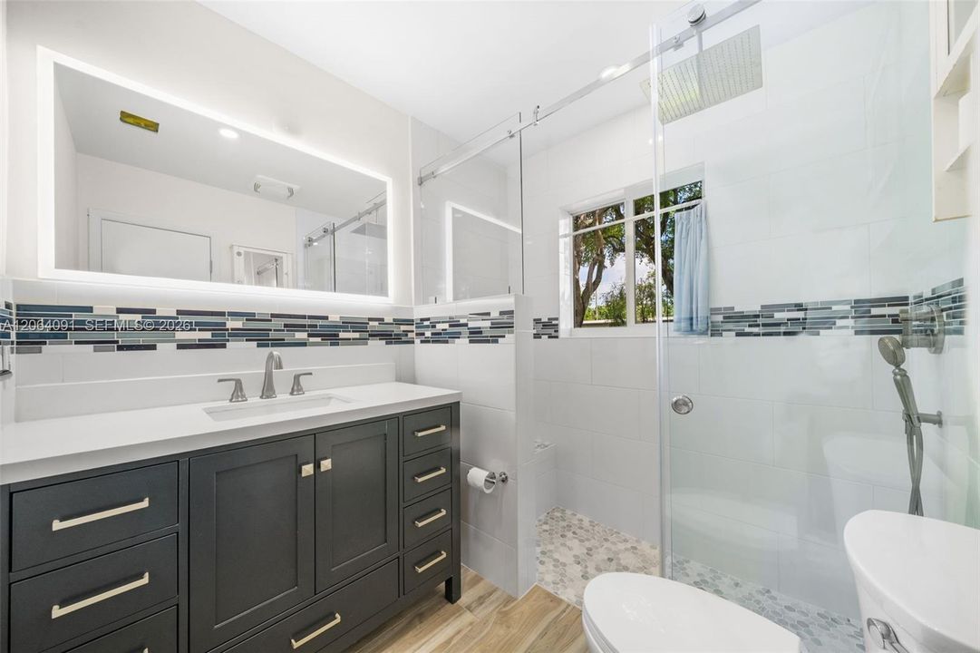 Active With Contract: $799,900 (3 beds, 2 baths, 1900 Square Feet)