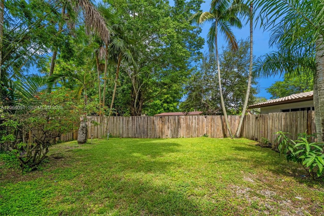 Active With Contract: $799,900 (3 beds, 2 baths, 1900 Square Feet)
