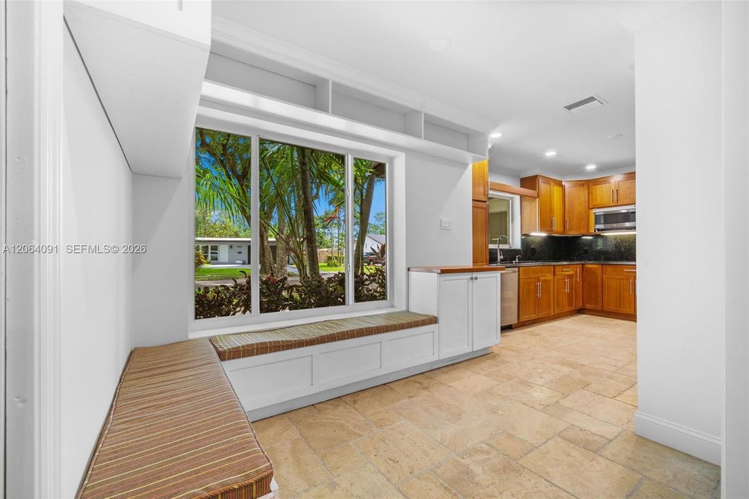 Active With Contract: $799,900 (3 beds, 2 baths, 1900 Square Feet)