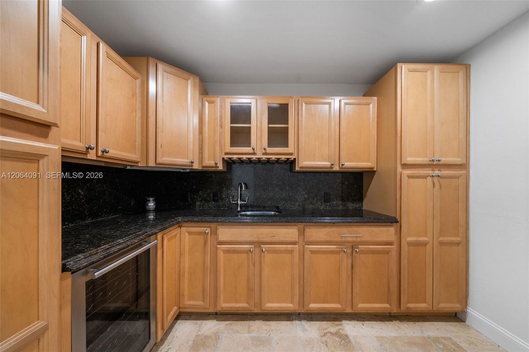 Active With Contract: $799,900 (3 beds, 2 baths, 1900 Square Feet)