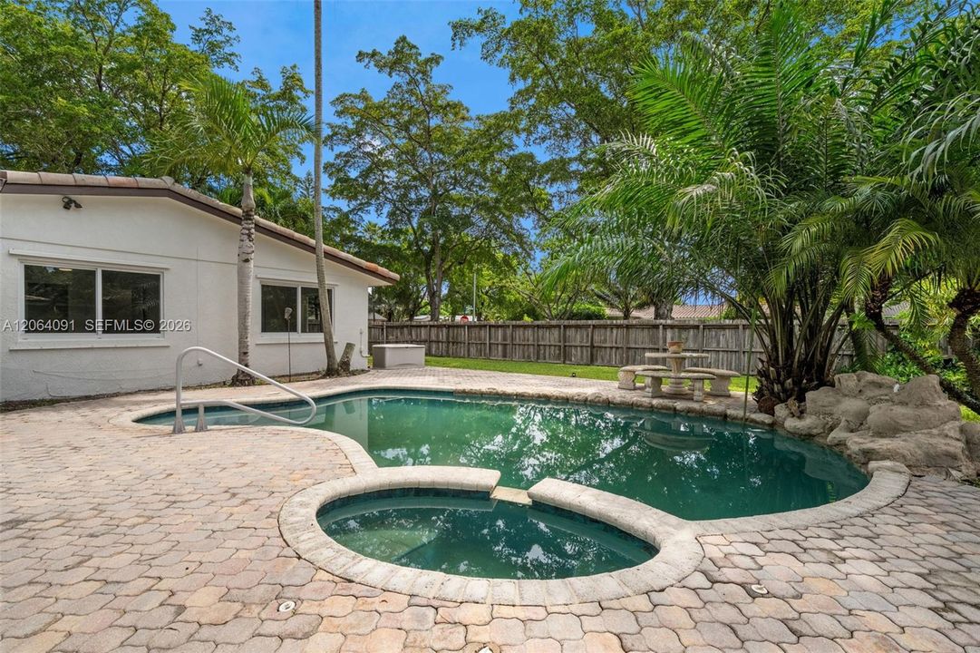 Active With Contract: $799,900 (3 beds, 2 baths, 1900 Square Feet)