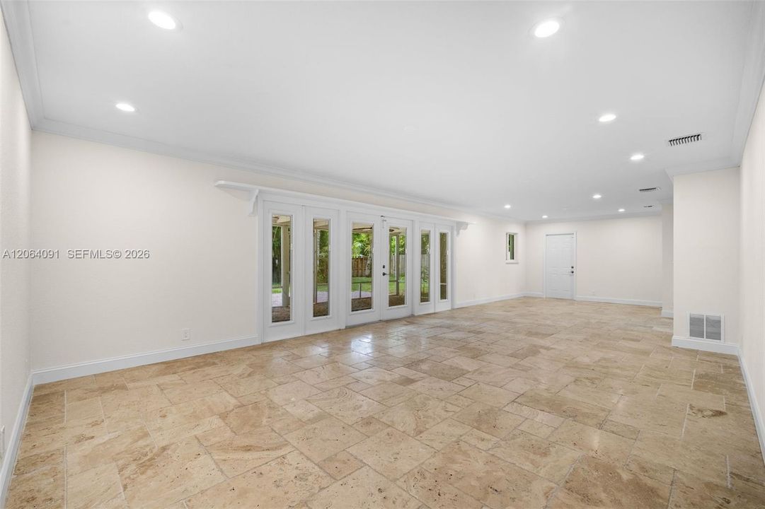 Active With Contract: $799,900 (3 beds, 2 baths, 1900 Square Feet)