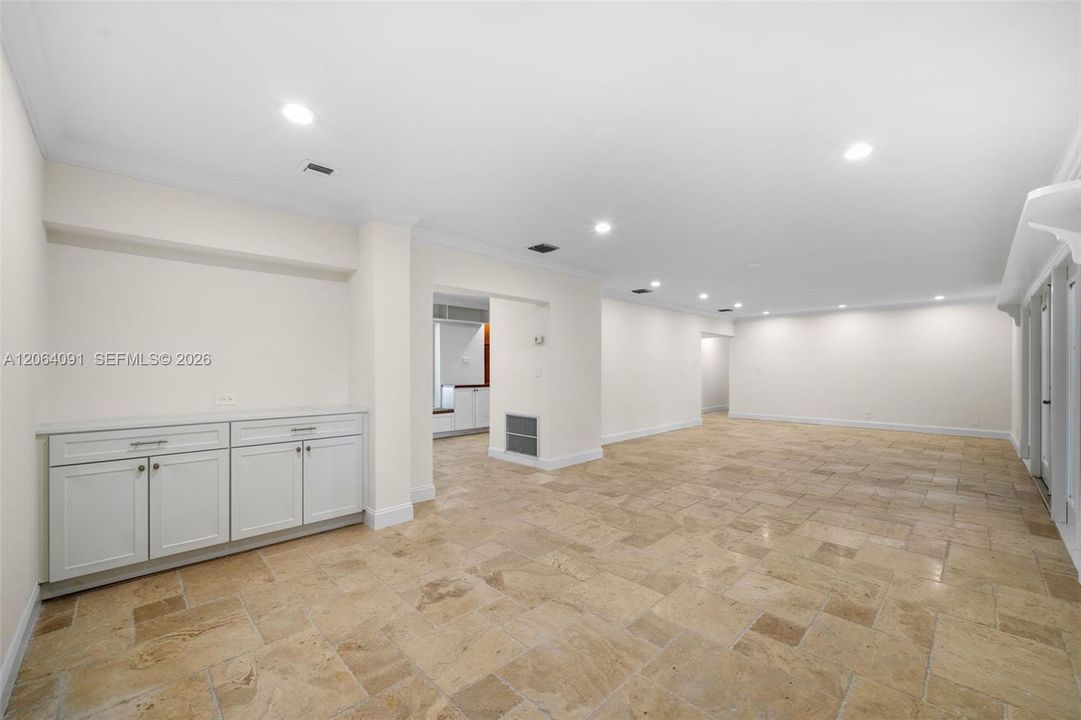 Active With Contract: $799,900 (3 beds, 2 baths, 1900 Square Feet)