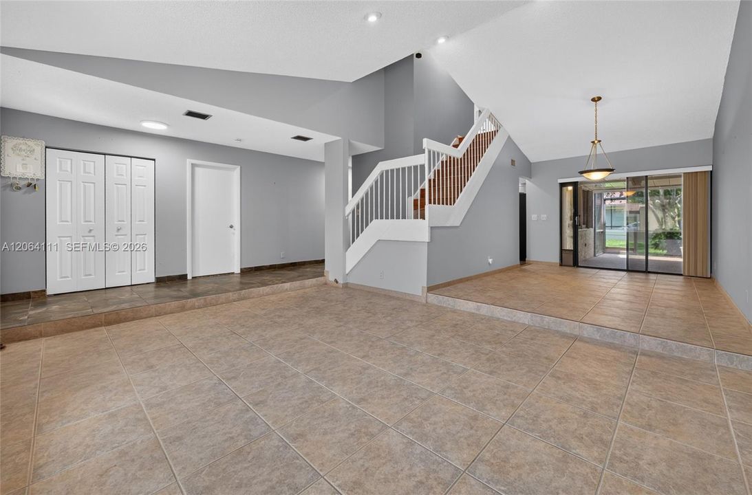 For Sale: $599,000 (4 beds, 2 baths, 2071 Square Feet)